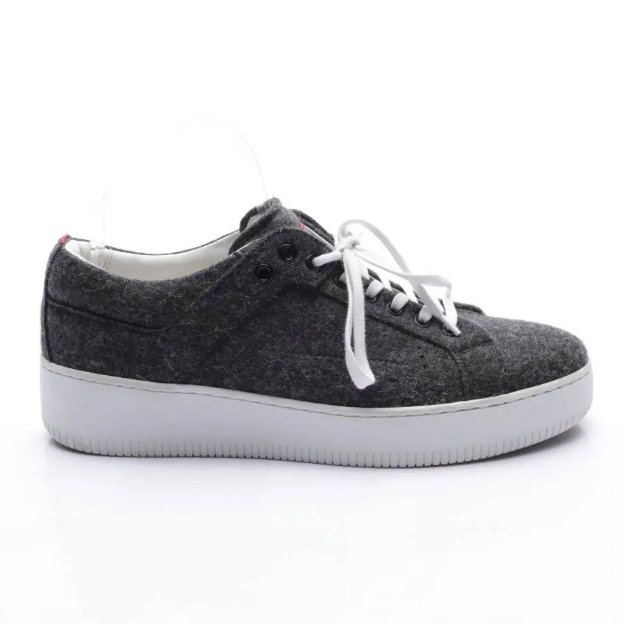 Sneaker EUR 40 Grau