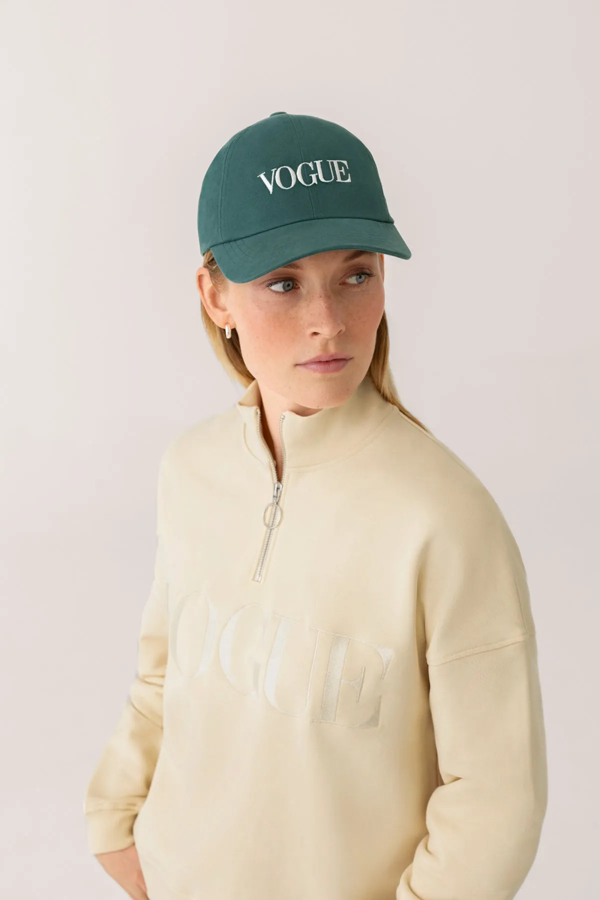 VOGUE Cap Grün mit Logo-Stickerei